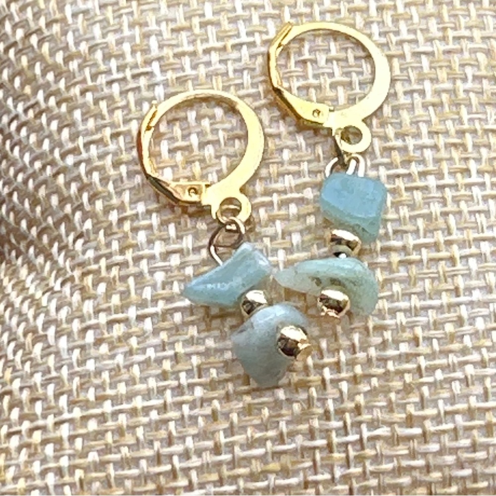 Raw aquamarine dangle dainty gold earrings/Confidence in the future crystal - Picture 2 of 6